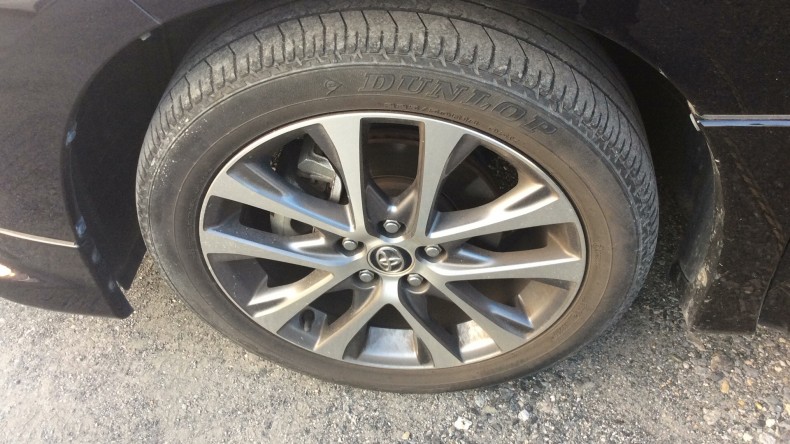 タイヤホイール前