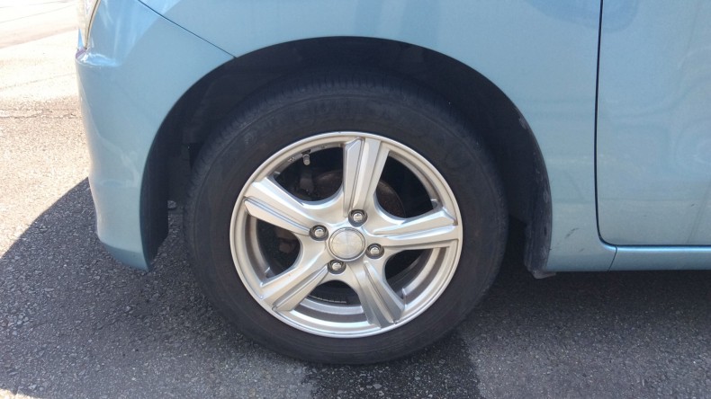 タイヤホイール前