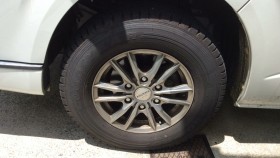 タイヤホイール前