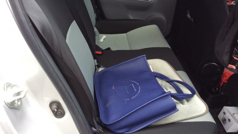 内装後方シート