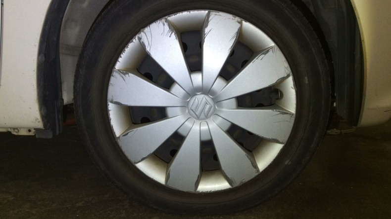 タイヤホイール前