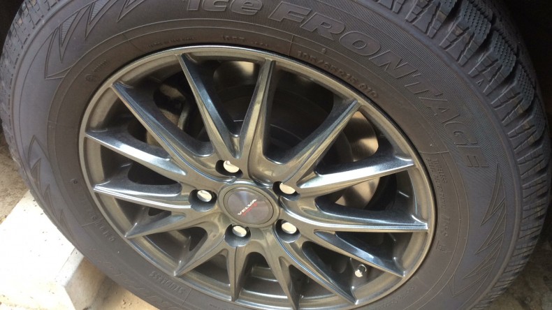 タイヤホイール前