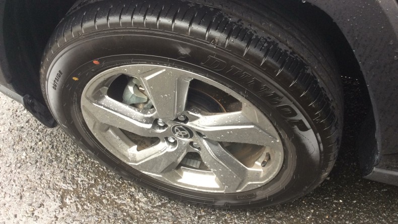 タイヤホイール前