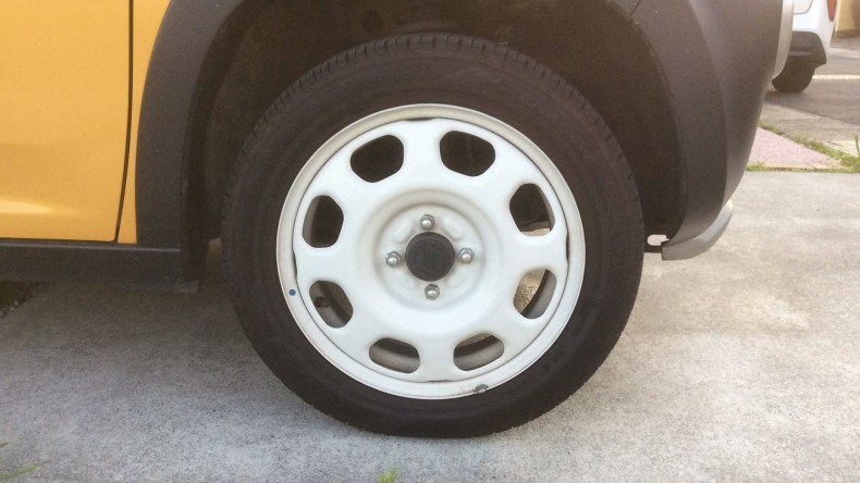 タイヤホイール前