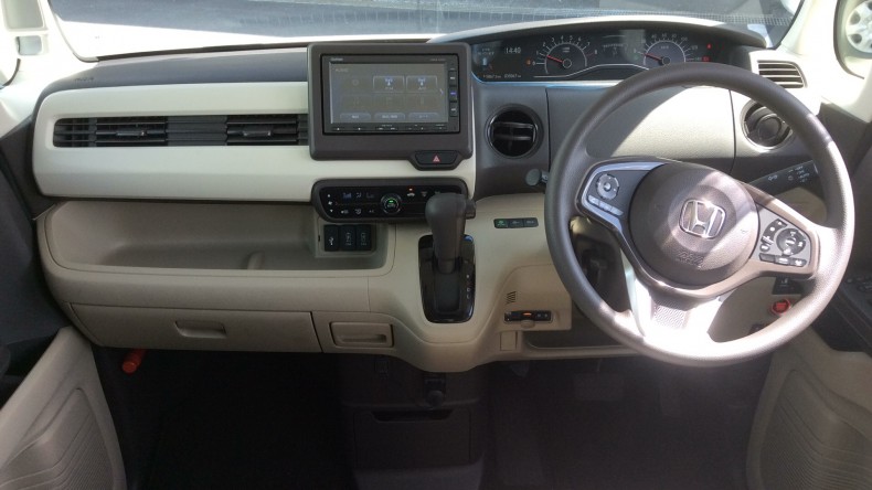 内装インパネ全体