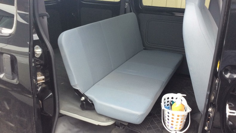 内装後方シート