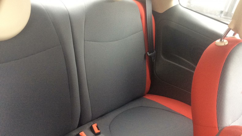 内装後方シート