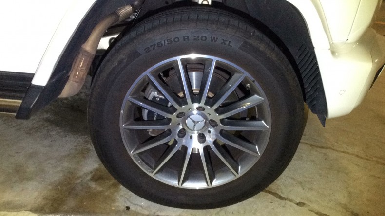 タイヤホイール前