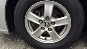 タイヤホイール前