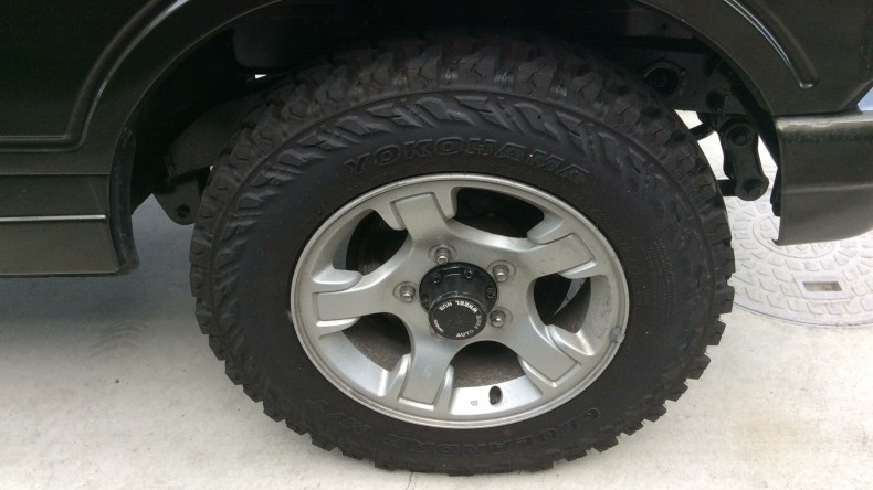 タイヤホイール前