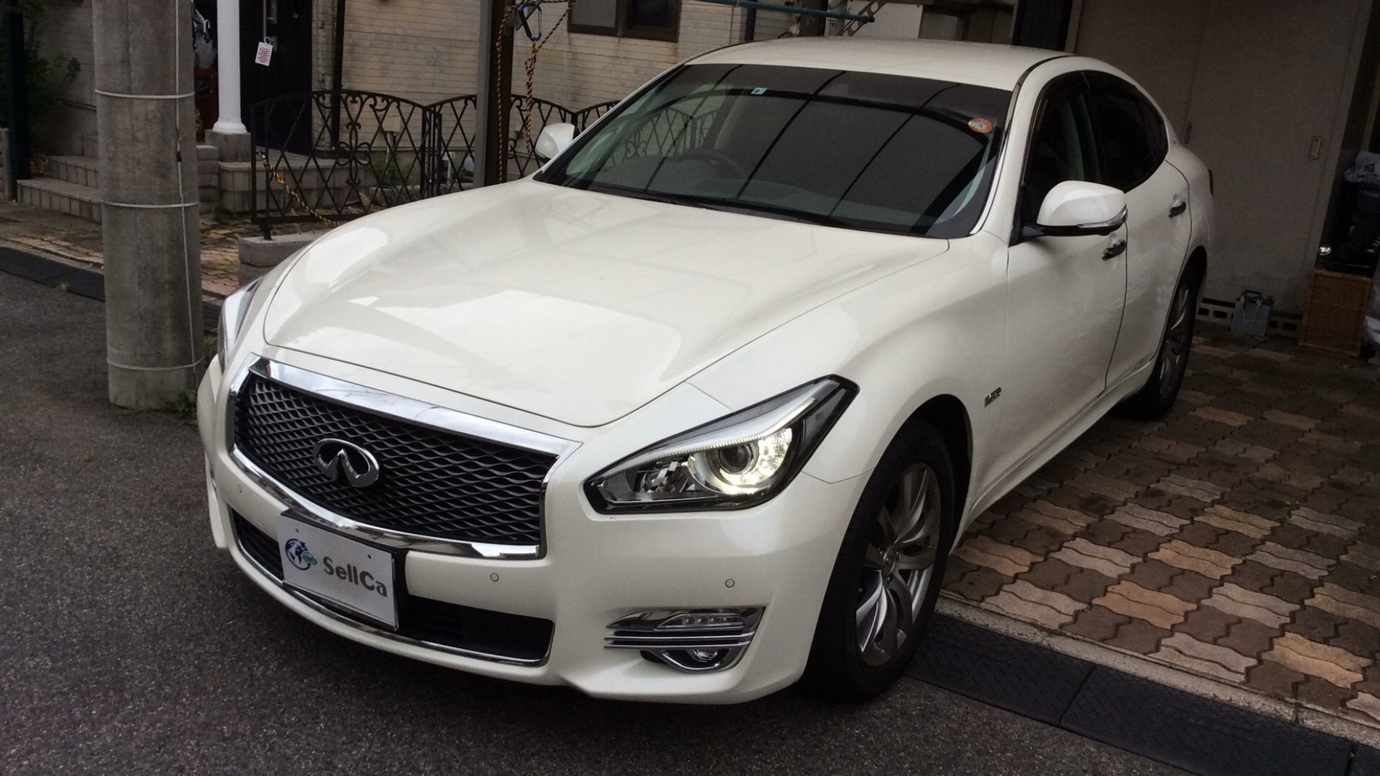 日産 フーガハイブリッドの車種サムネイル画像