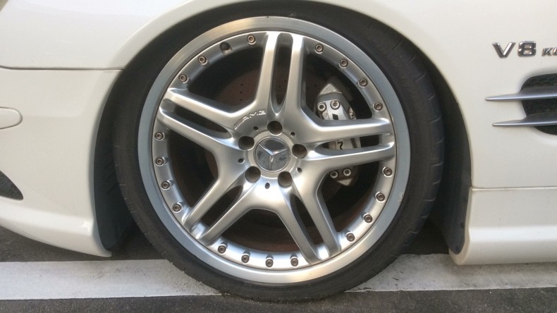 タイヤホイール前