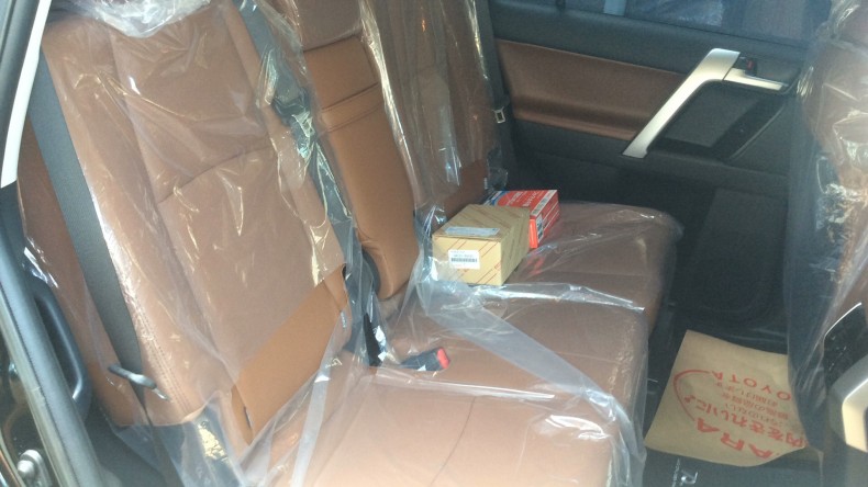 内装後方シート