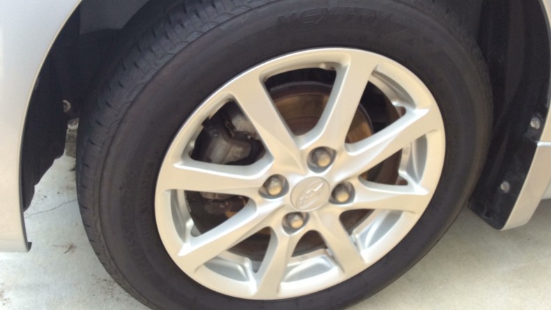 タイヤホイール前