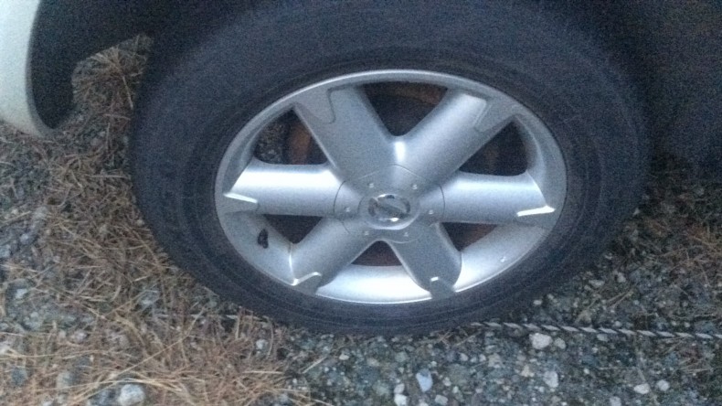 タイヤホイール前