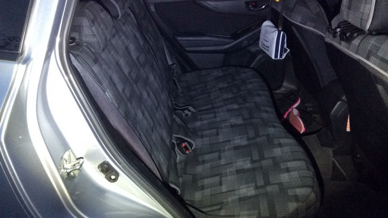 内装後方シート