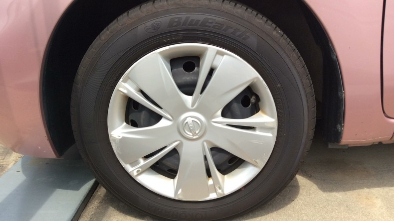 タイヤホイール前