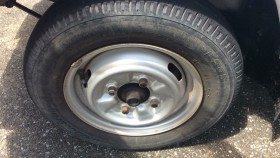 タイヤホイール前