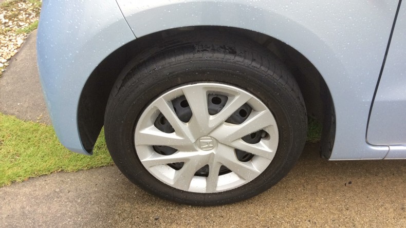 タイヤホイール前