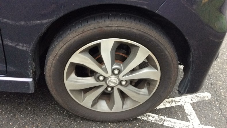 タイヤホイール前