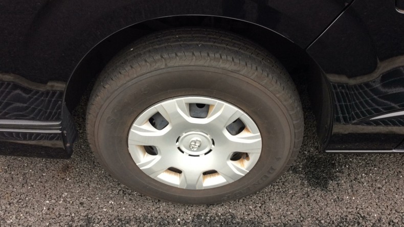 タイヤホイール前