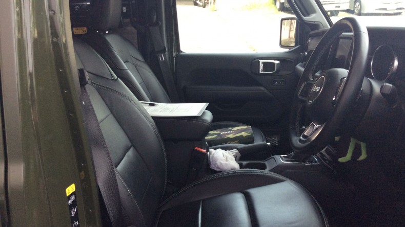 内装前方シート