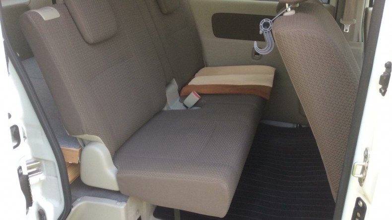 内装後方シート