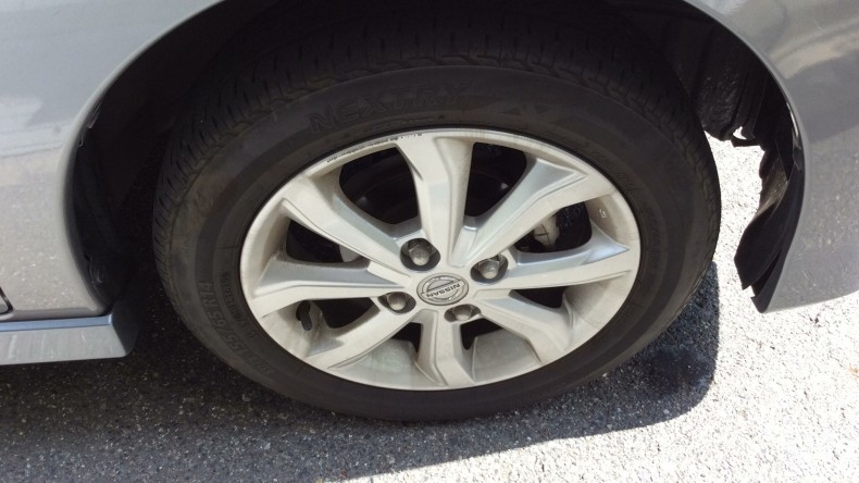 タイヤホイール前