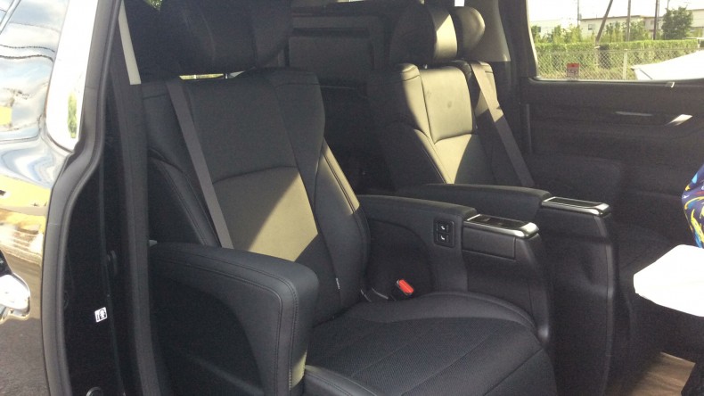 内装後方シート