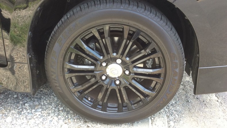 タイヤホイール前