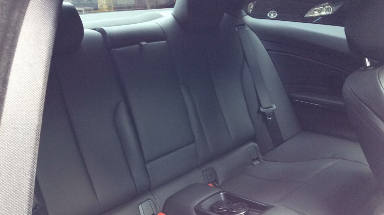 内装後方シート