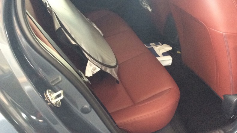 内装後方シート