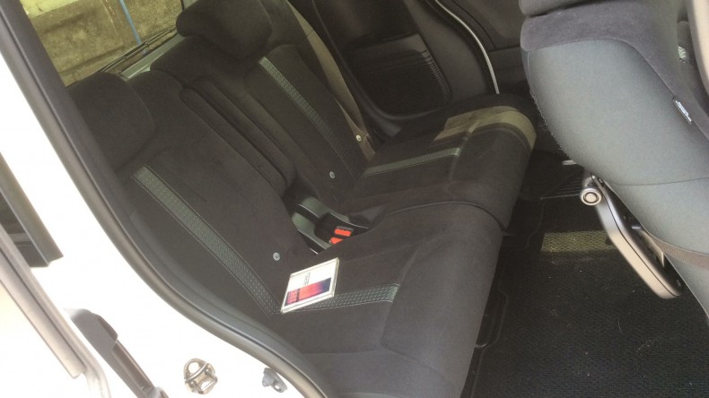 内装後方シート