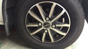 タイヤホイール前