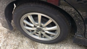 タイヤホイール前