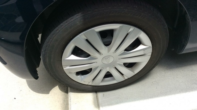 タイヤホイール前