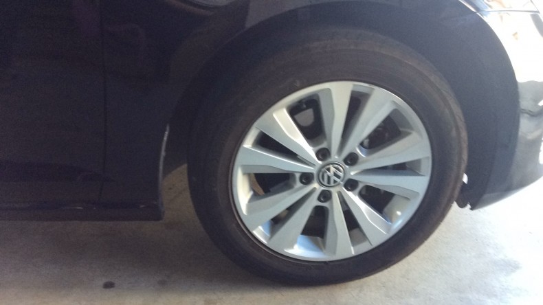 タイヤホイール前