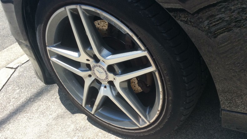 タイヤホイール前