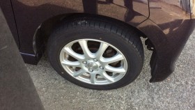 タイヤホイール前