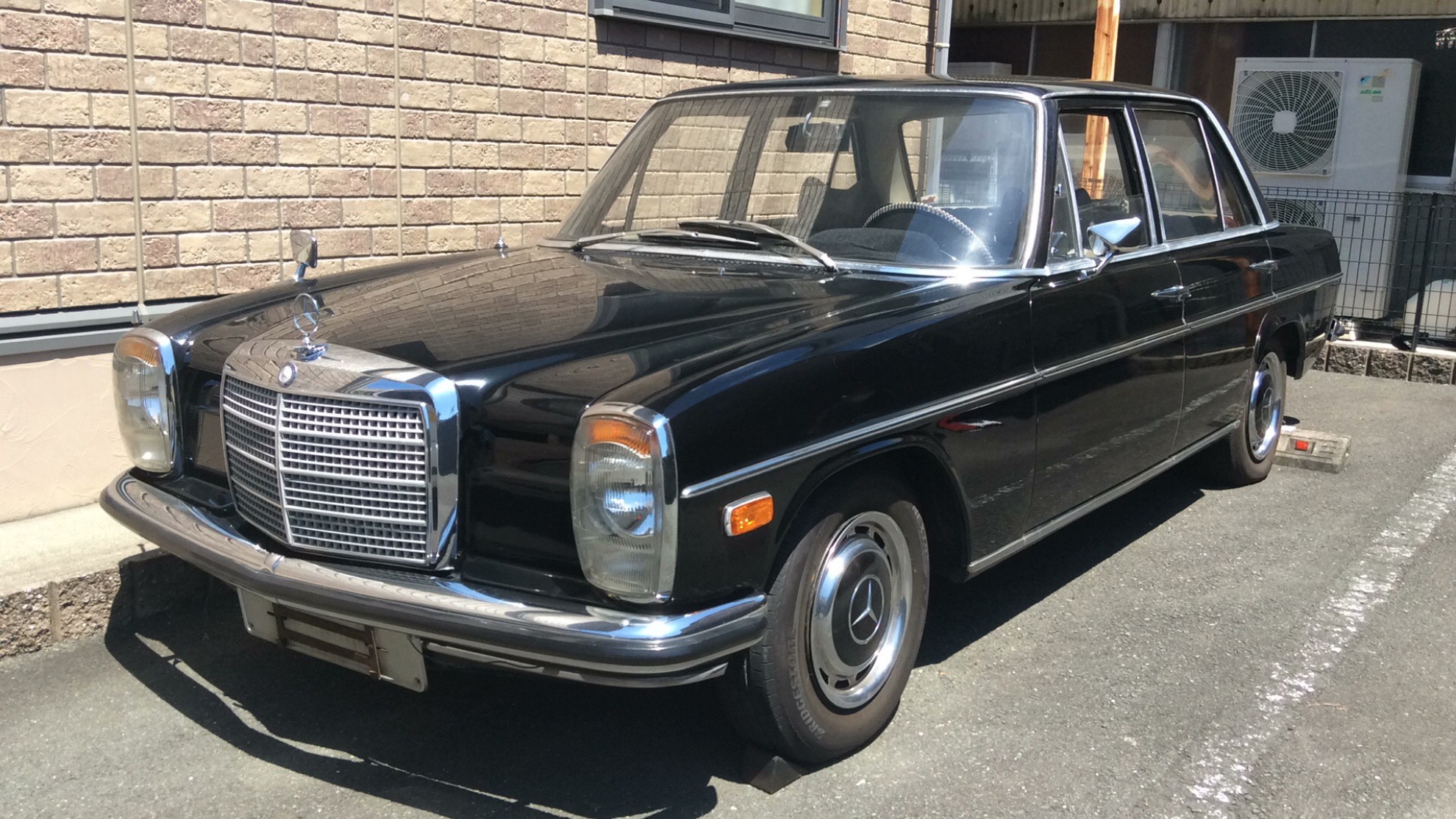 メルセデス・ベンツ　ミディアムクラスの車種サムネイル画像