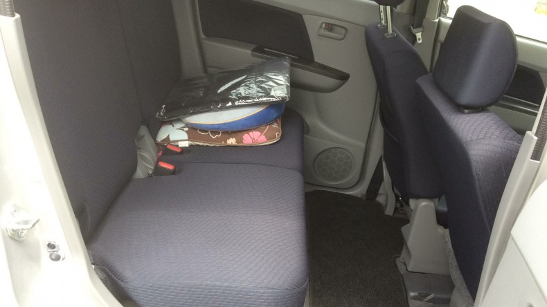 内装後方シート