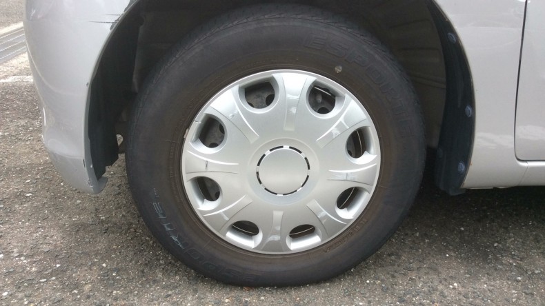 タイヤホイール前