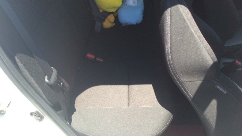 内装後方シート