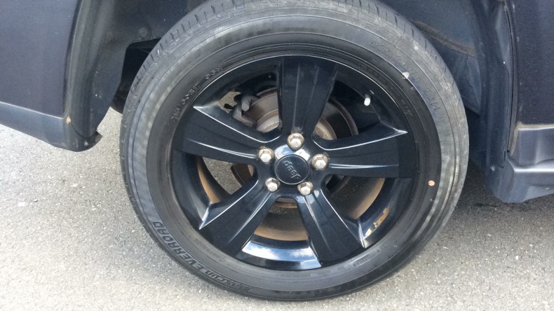 タイヤホイール前