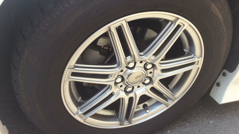 タイヤホイール前