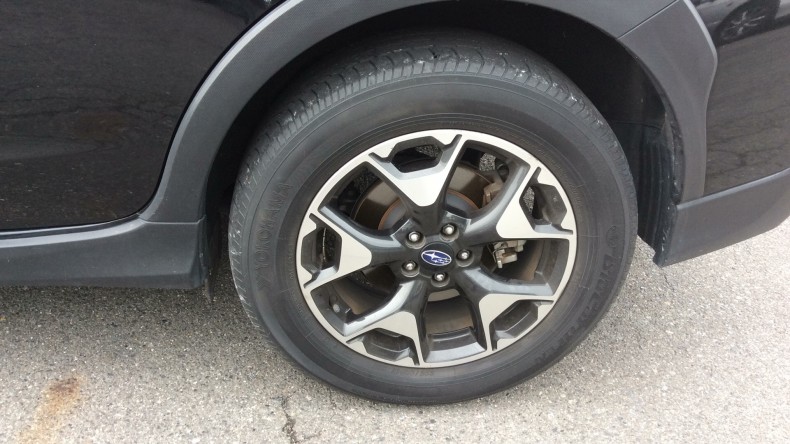 タイヤホイール前