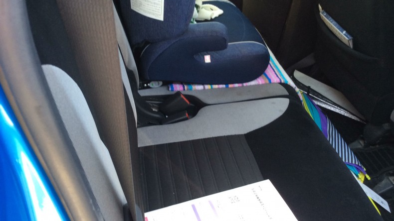 内装後方シート