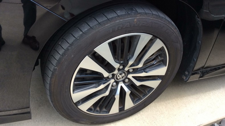 タイヤホイール前