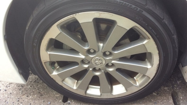 タイヤホイール前