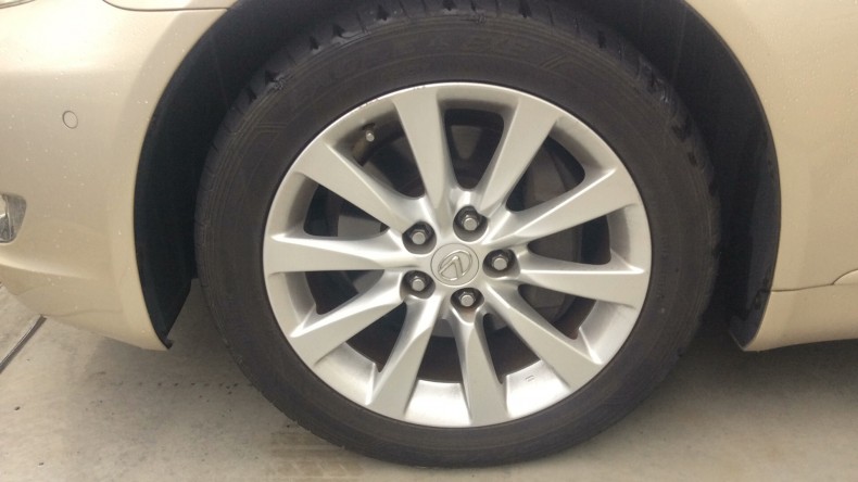 タイヤホイール前